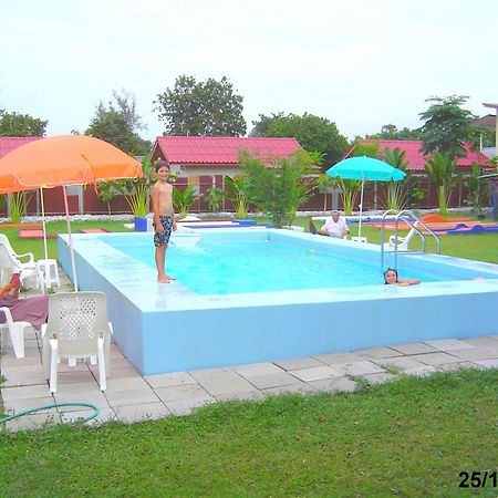 Mini-Golf **** & Resort Ubonratcsathani Kültér fotó