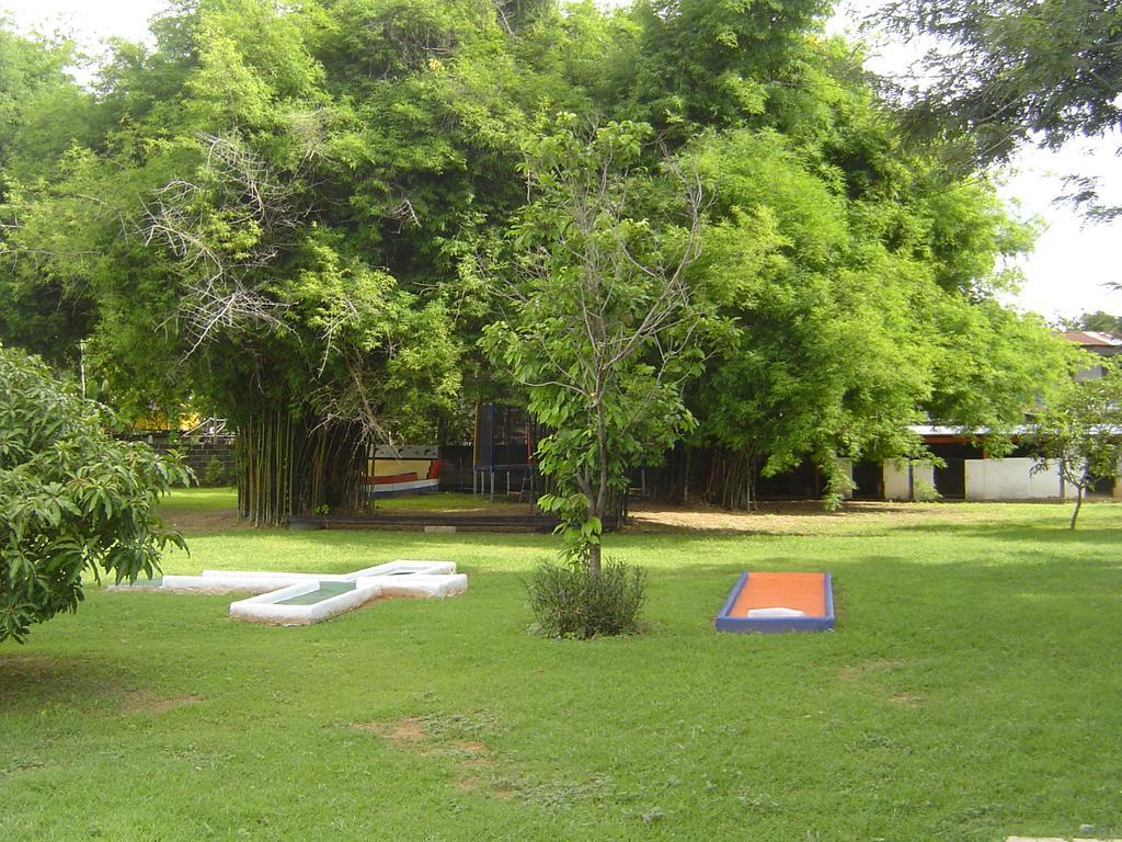 Mini-Golf **** & Resort Ubonratcsathani Kültér fotó