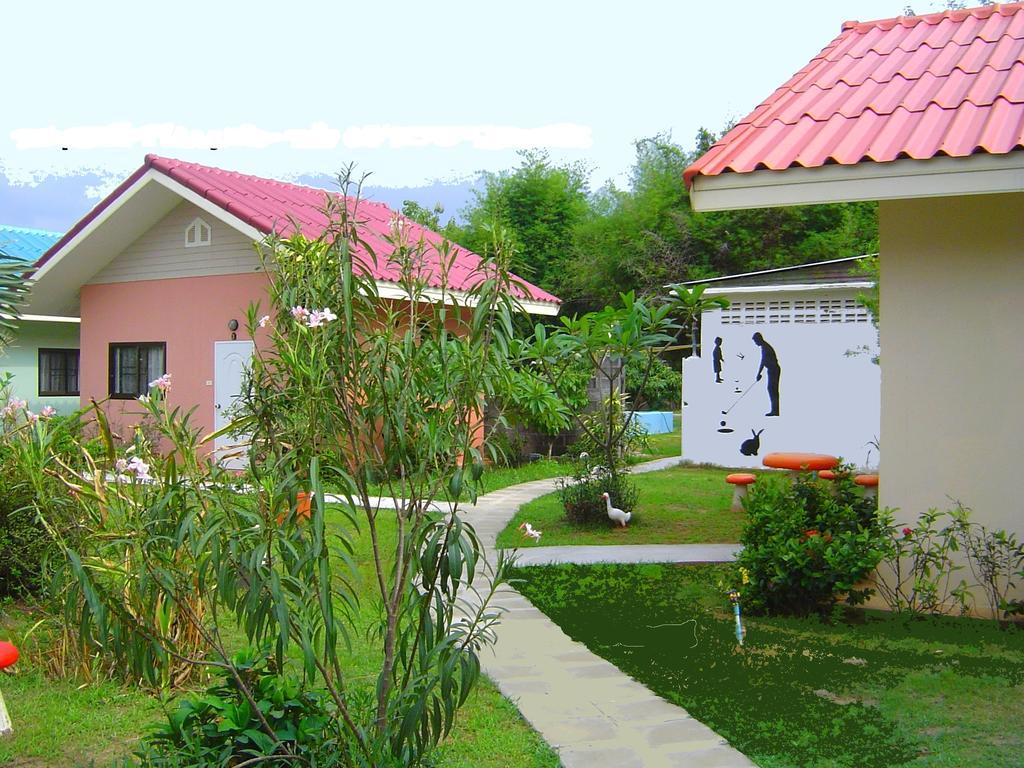 Mini-Golf **** & Resort Ubonratcsathani Kültér fotó