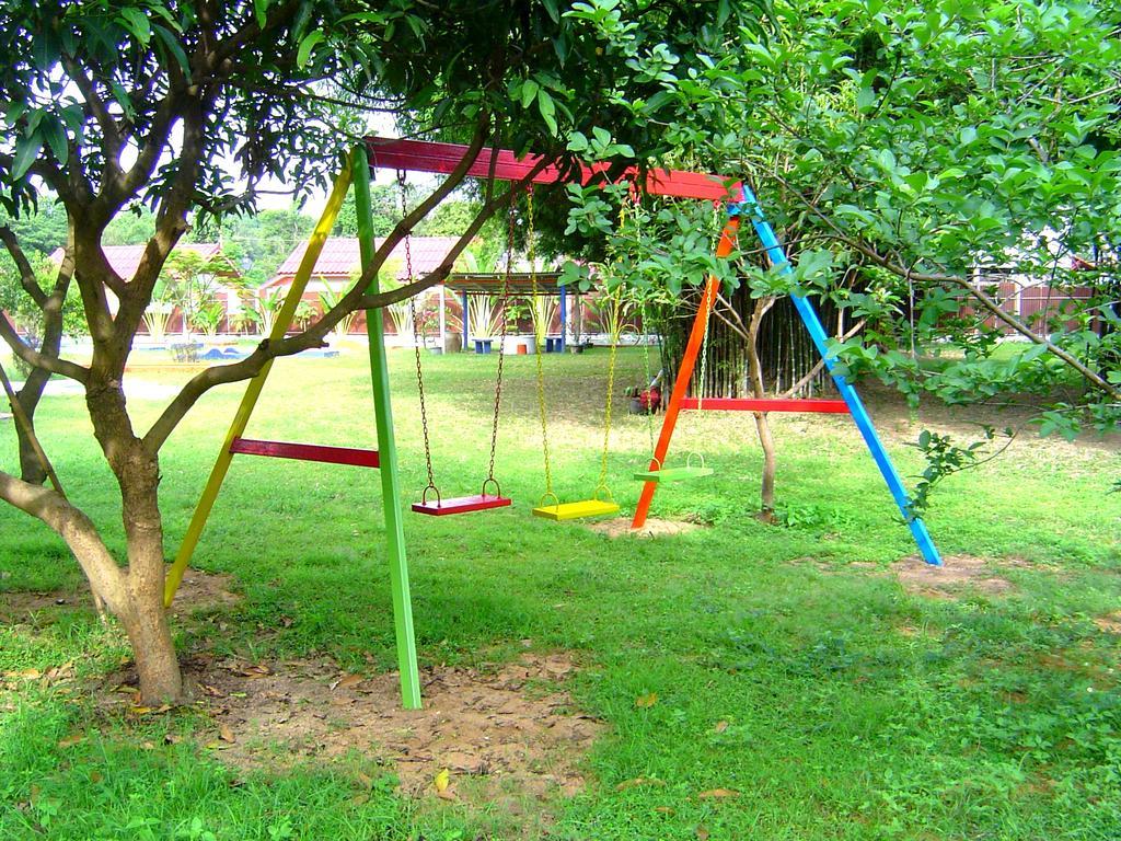 Mini-Golf **** & Resort Ubonratcsathani Kültér fotó